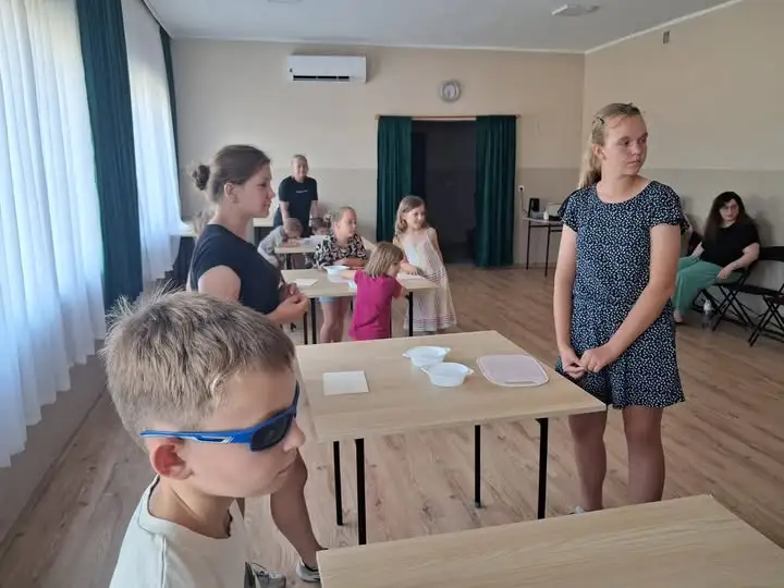 Wakacyjne warsztaty kulinarne w Cieślach Małych – pierwsze spotkanie za nami