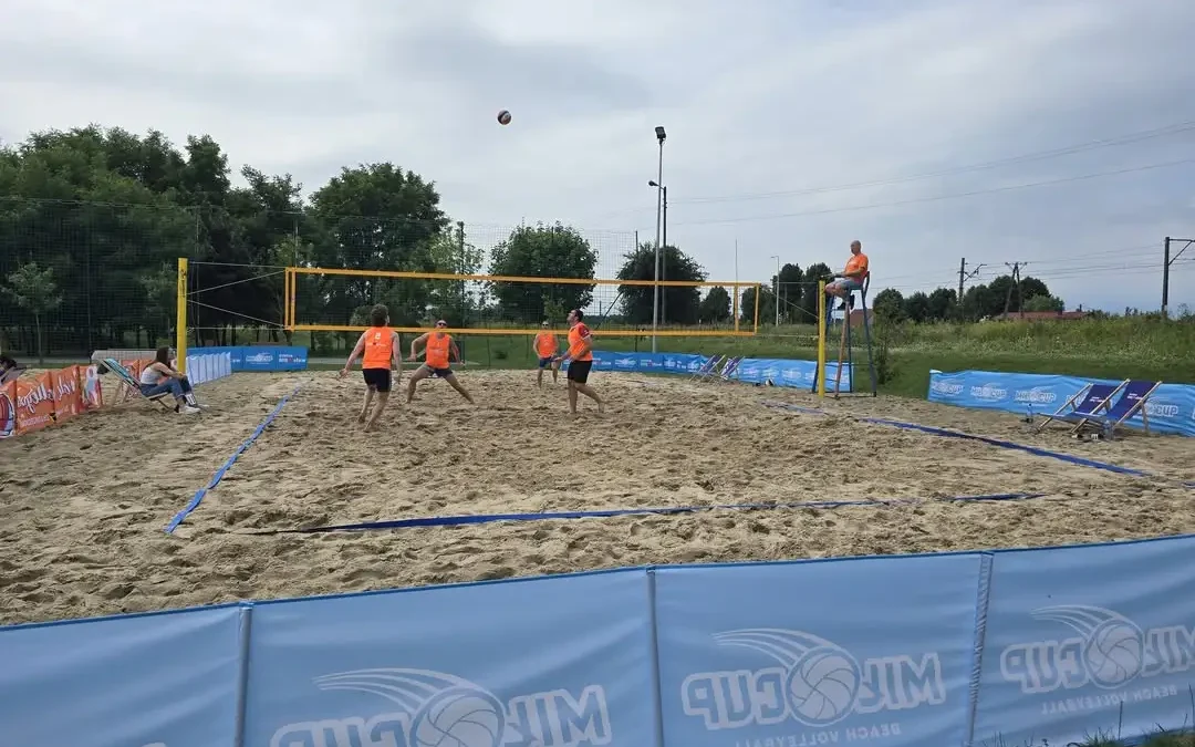 Turniej Plażowej Piłki Siatkowej o Puchar Burmistrza Miłosławia w Orzechowie