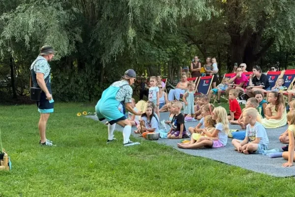 Teatr Fuzja na skateparku w Nekli – interaktywny spektakl dla najmłodszych