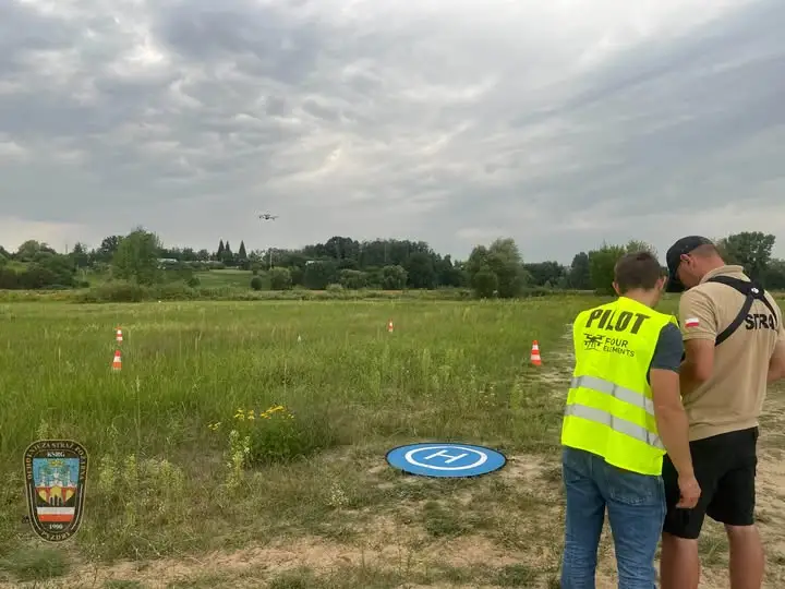 Strażacy z Pyzdr szkolą się na pilotów dronów