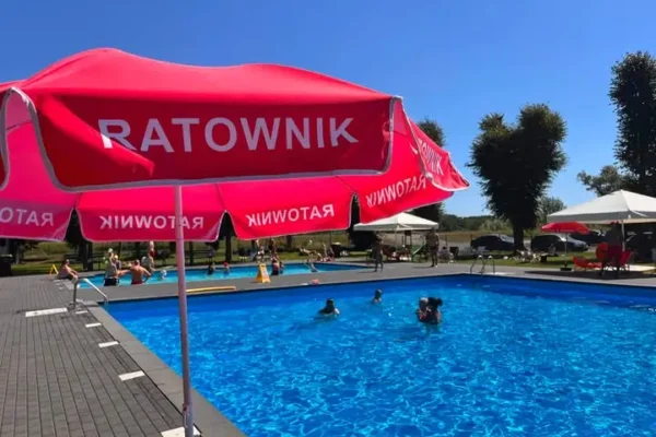 Basen w Orzechowie zaprasza w letnie upały – codziennie od 10:00 do 18:00