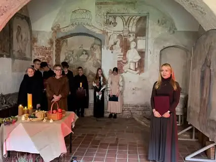 Narodowe Czytanie w Pyzdrach: „Dziady cz. II” w wyjątkowej scenerii klasztornych krużganków